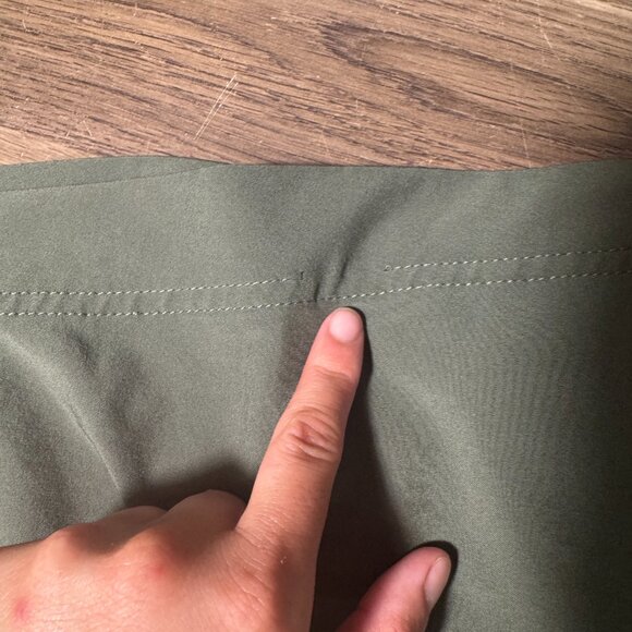 Abercrombie and Fitch Traveler Shorts with Cargo Pockets in Army Green XL - Picture 12 of 12